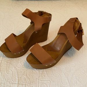 Wooden Platform Leather Shoes